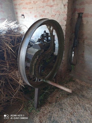 chara katne ki machine